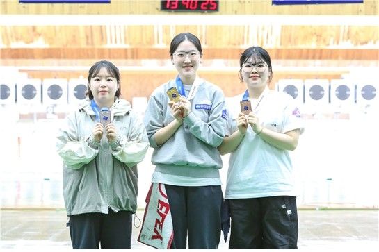 25ｍ 권총 메달리스트 고은(은), 양지인(금), 오예진(동). 사진 왼쪽부터. 