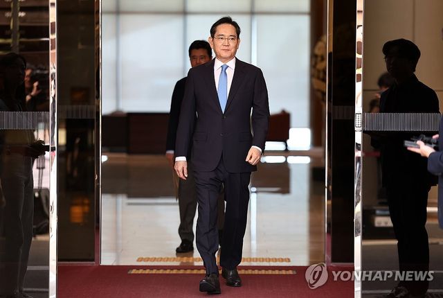 급거 귀국하는 이재용 회장