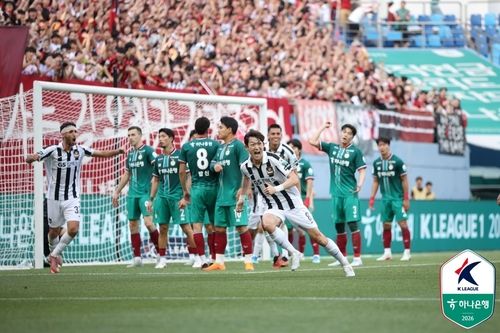 득점 후 기뻐하는 이승모