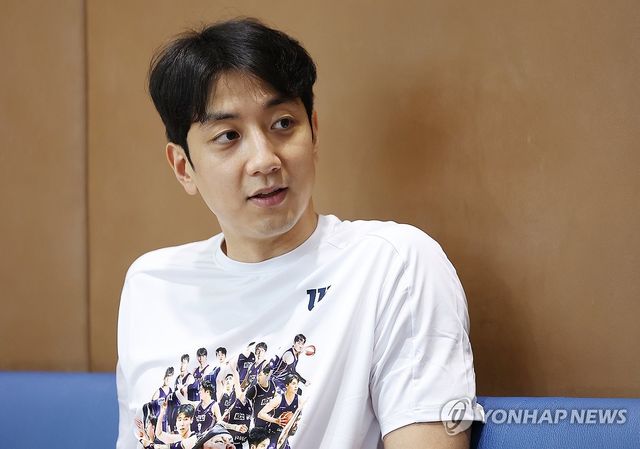 인터뷰하는 부산 KCC 허훈