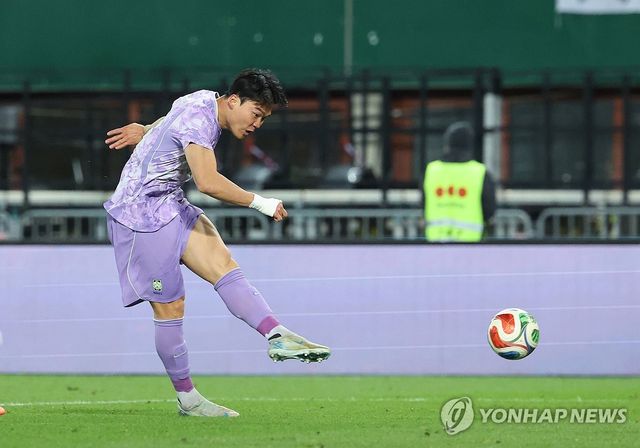 슈팅하는 오현규