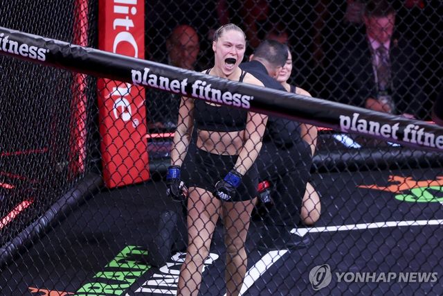 17초 만에 경기를 끝낸 라우지