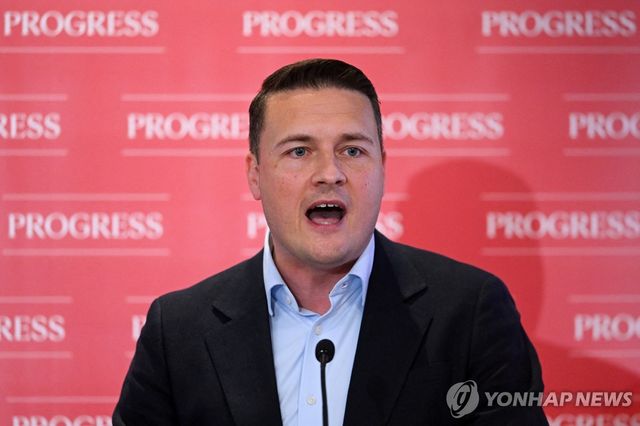 16일 연설하는 스트리팅 전 보건장관