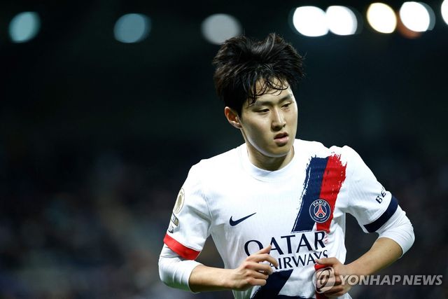 파리FC와 경기에 나선 PSG 이강인.