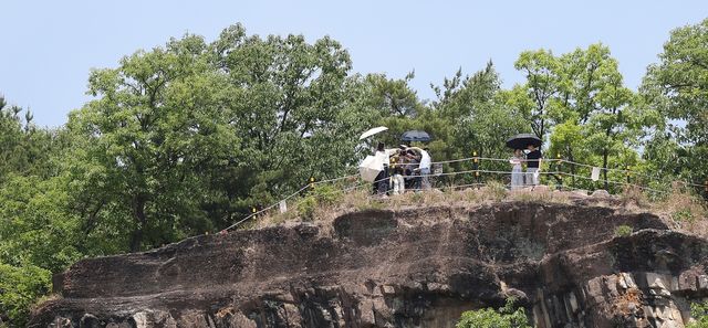 '한일 정상 오는 곳'…안동 부용대 찾은 관광객들