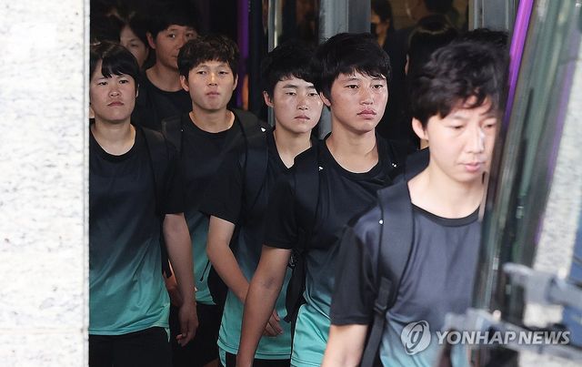 훈련장으로 이동하는 내고향여자축구단