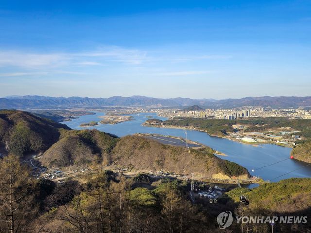 삼악산 호수케이블가에서 바라본 춘천시