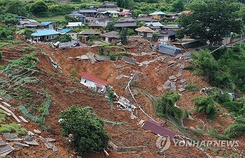 땅밀림 현상으로 큰 피해 산청 상능마을