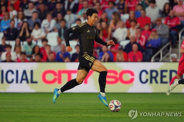 손흥민의 지난 세인트루이스와 경기 모습