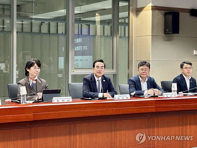 박홍근 장관, 국립아시아문화전당 방문