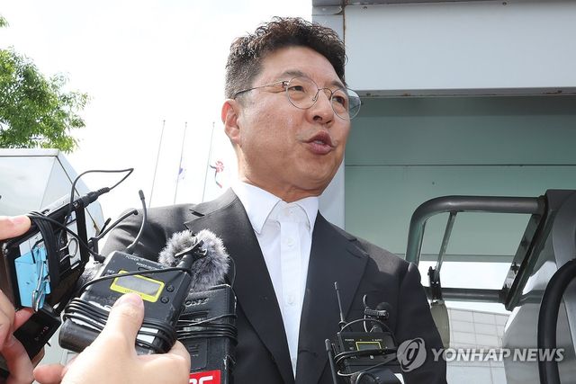 입장 밝히는 김수완 신세계그룹 부사장