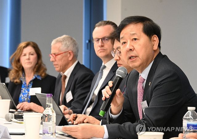 구윤철, 런던 한국경제 투자설명회 참석