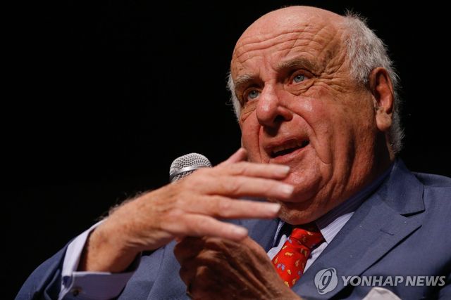 에티엔 다비뇽 백작(2014년)