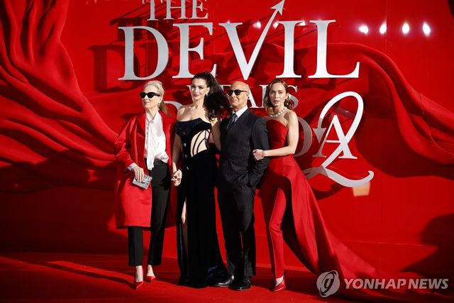'악마는 프라다를 입는다 2'