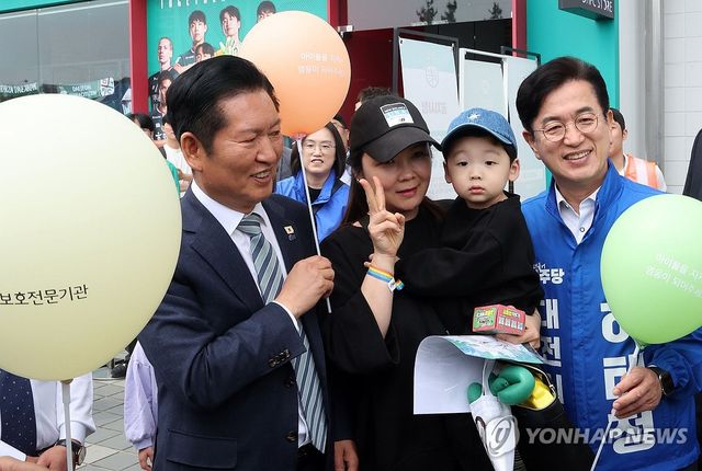 대전시장 지지 유세온 정청래 대표