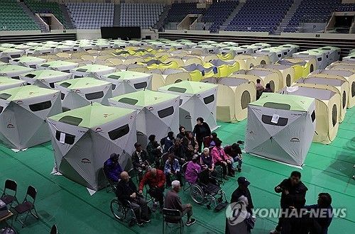 길어지는 대피소 생활