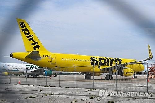 올란도공항의 미 스피릿항공 여객기