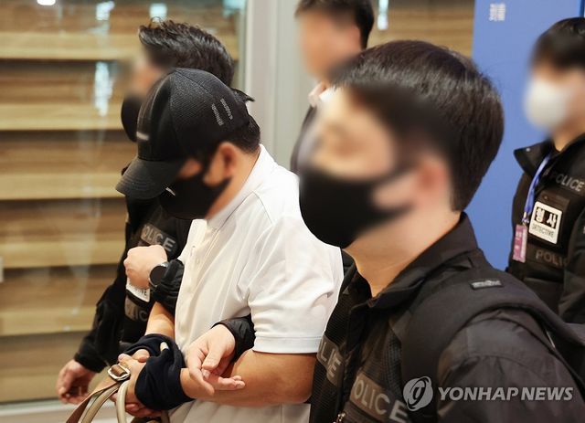 박왕열 마약공급책 태국서 송환…혐의 질문엔 '묵묵부답'
