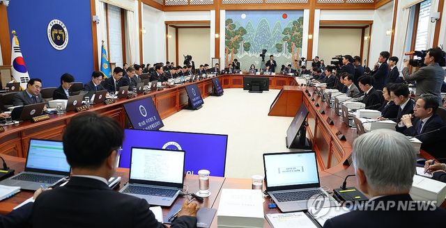 이재명 대통령, 국무회의 겸 비상경제점검회의 주재