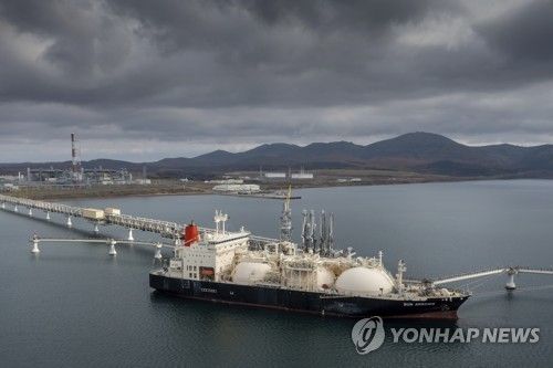 사할린-2 프로젝트에서 생산한 액화천연가스를 실은 선박