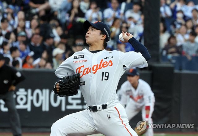 역투하는 왕옌청