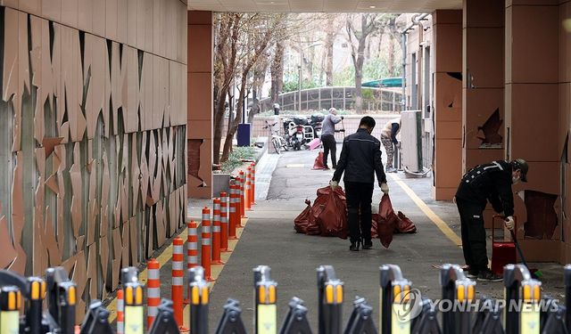 서부지법 난동사태, 복구작업 시작