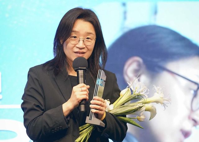 제24회 디렉터스컷 어워즈에서 각본상·비전상 받은 '세계의 주인' 윤가은 감독