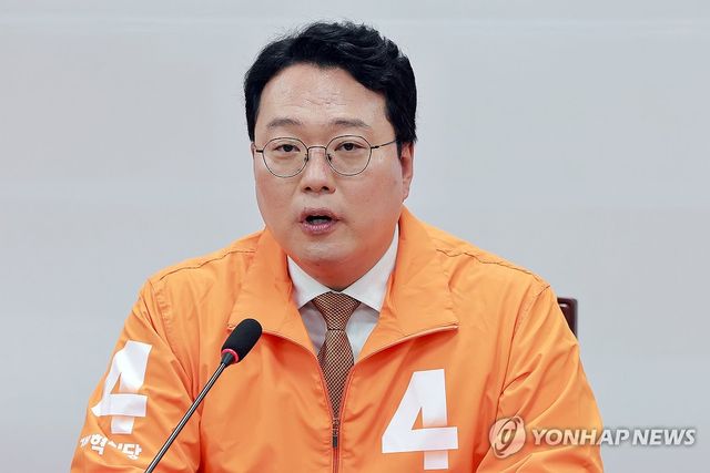 발언하는 개혁신당 천하람 공동선대위원장