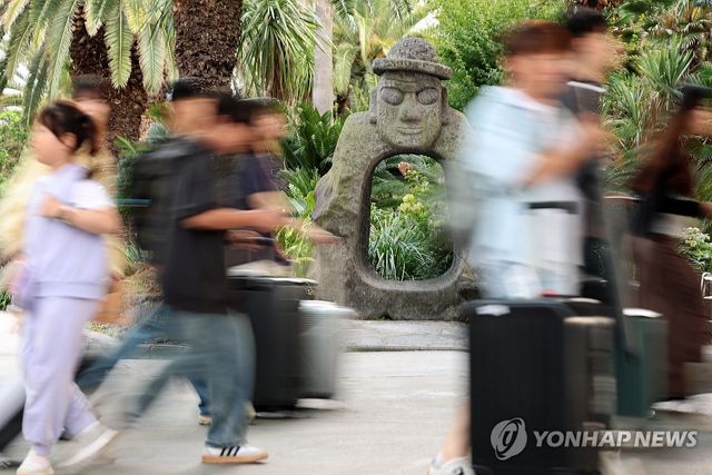 북적이는 제주국제공항