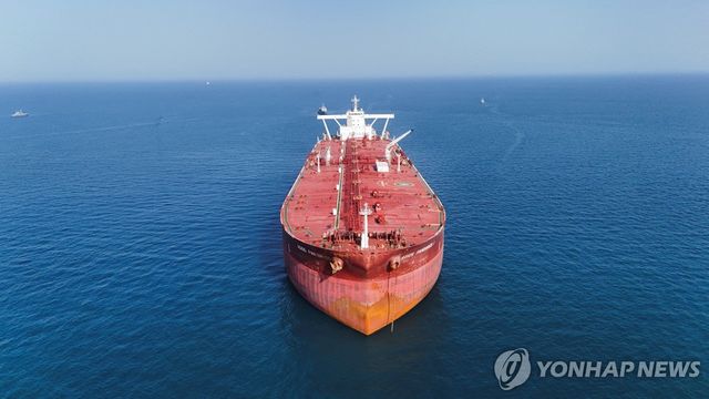 호르무즈 해협의 유조선(기사와 직접 관련 없음)