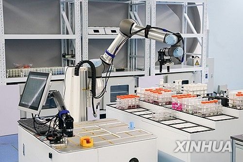 중국과학기술대에서 실험 중인 로봇