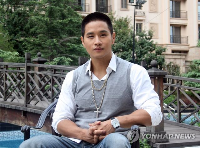 가수 유승준(미국 이름 스티브 승준 유)
