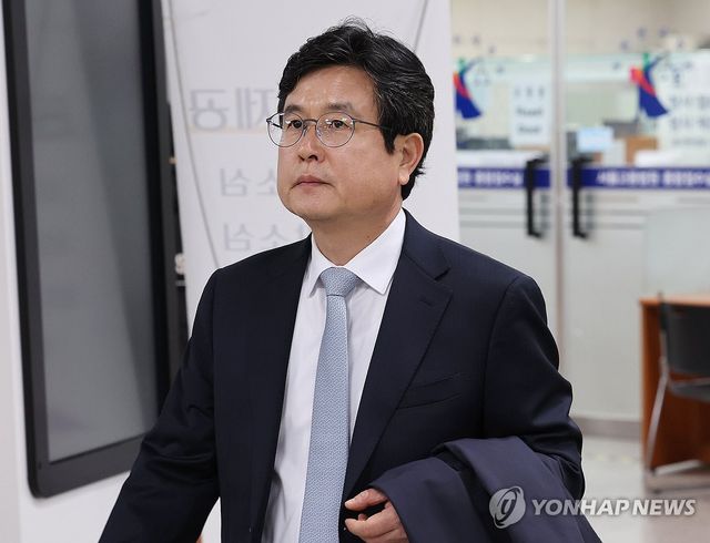 법정 향하는 강의구 전 대통령실 부속실장