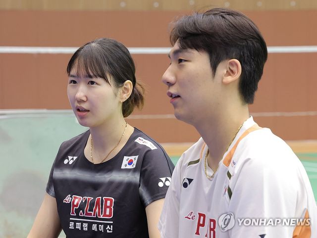 연합뉴스와 인터뷰하는 김재현-장하정