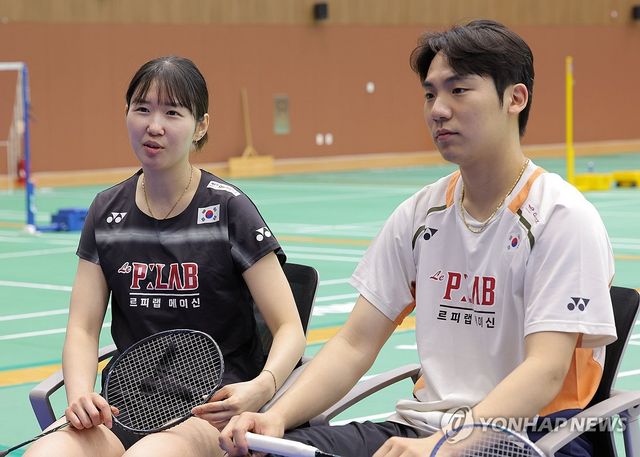 연합뉴스와 인터뷰하는 김재현-장하정