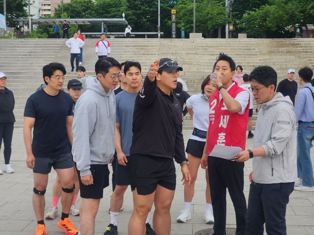 오세훈, 한강서 러닝크루와 달리기