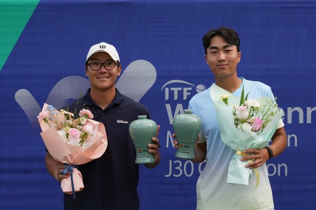 2026 ITF 김천 국제대회 남자복식에서 우승 오찬영(왼쪽)과 노호영
