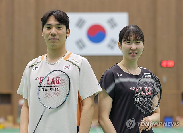 연합뉴스와 인터뷰하는 김재현-장하정