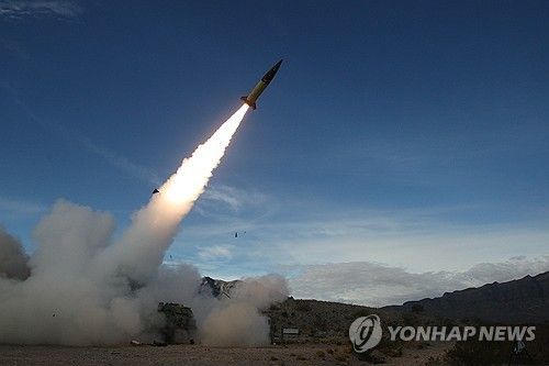 미 육군의 에이태큼스 발사 시험 장면