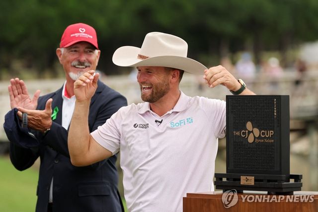 우승을 기뻐하는 윈덤 클라크
