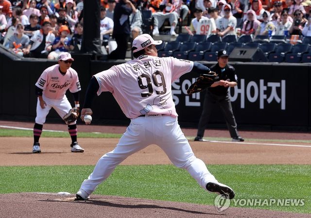 역투하는 류현진