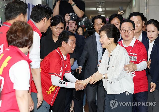 박근혜 전 대통령, 이장우 캠프 방문