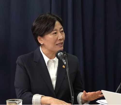 장윤선의 취재편의점에 출연한 송미령 농식품부 장관