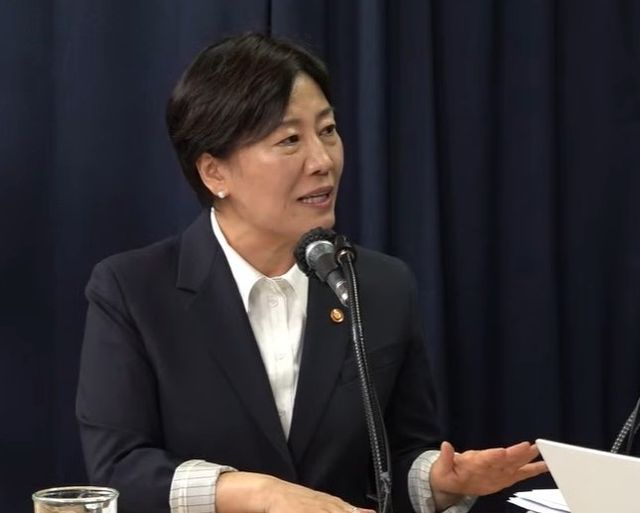 장윤선의 취재편의점에 출연한 송미령 농식품부 장관