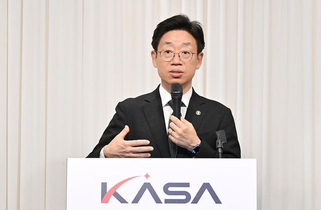 기자간담회 하는 오태석 우주항공청장