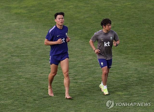 맨발로 훈련하는 오현규