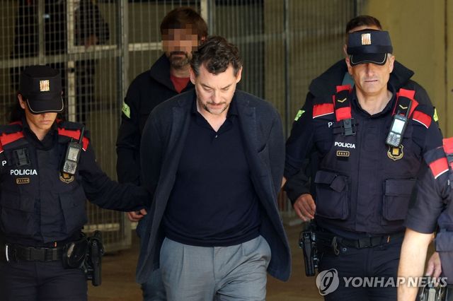 19일 체포돼 법원 출석하는 조나탄 안디치