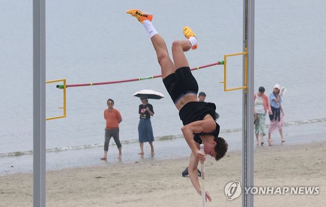 2025년 부산 국제 장대높이뛰기 대회 모습