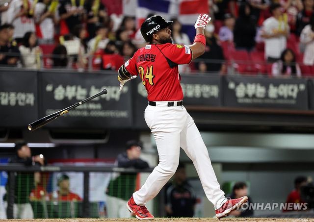 아데를린의 홈런 타격