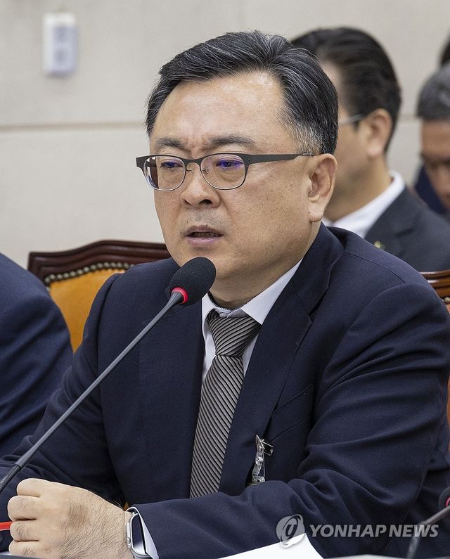 GTX 철근누락 관련 질의에 답하는 김성보 서울시장 권한대행